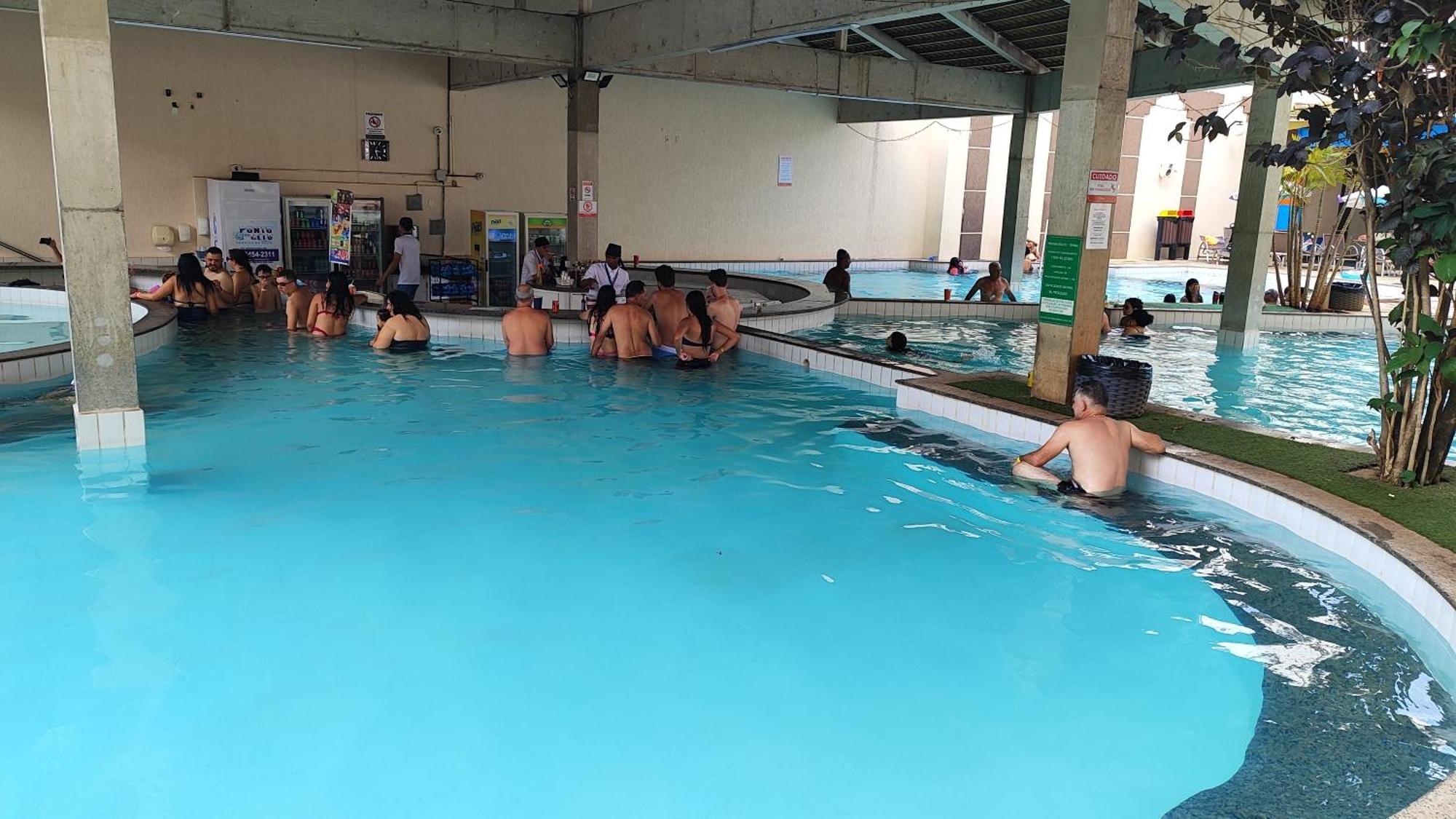 Apartamento Diroma Exclusive Com Piscinas 24 Todos Os Dias, Tem A Verdadeira Agua Medicinal Contra Dores No Corpo Artrite, Artrose, Osteoporose E Fibromialgia Fique Livre Do Estresse Com A Maior Sauna Caldas Novas